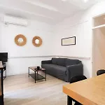 Sagrada Familia Comfy Apartment